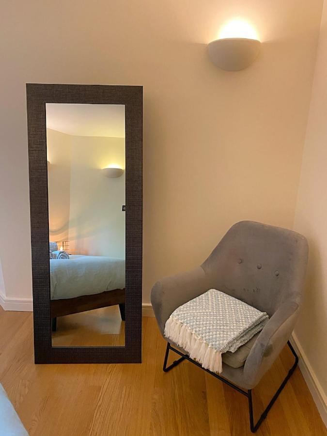 Large Boutique Harbourside Apartment - Football Table (Adults Only) บริสตอล ภายนอก รูปภาพ